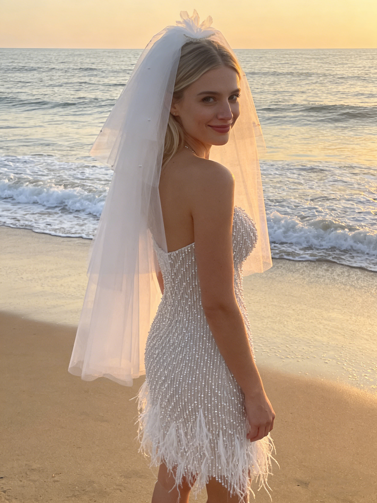 CS161B Luxury Feather & Beading Mini Wedding Dress | Elegant Strapless Bridal Gown with Veil