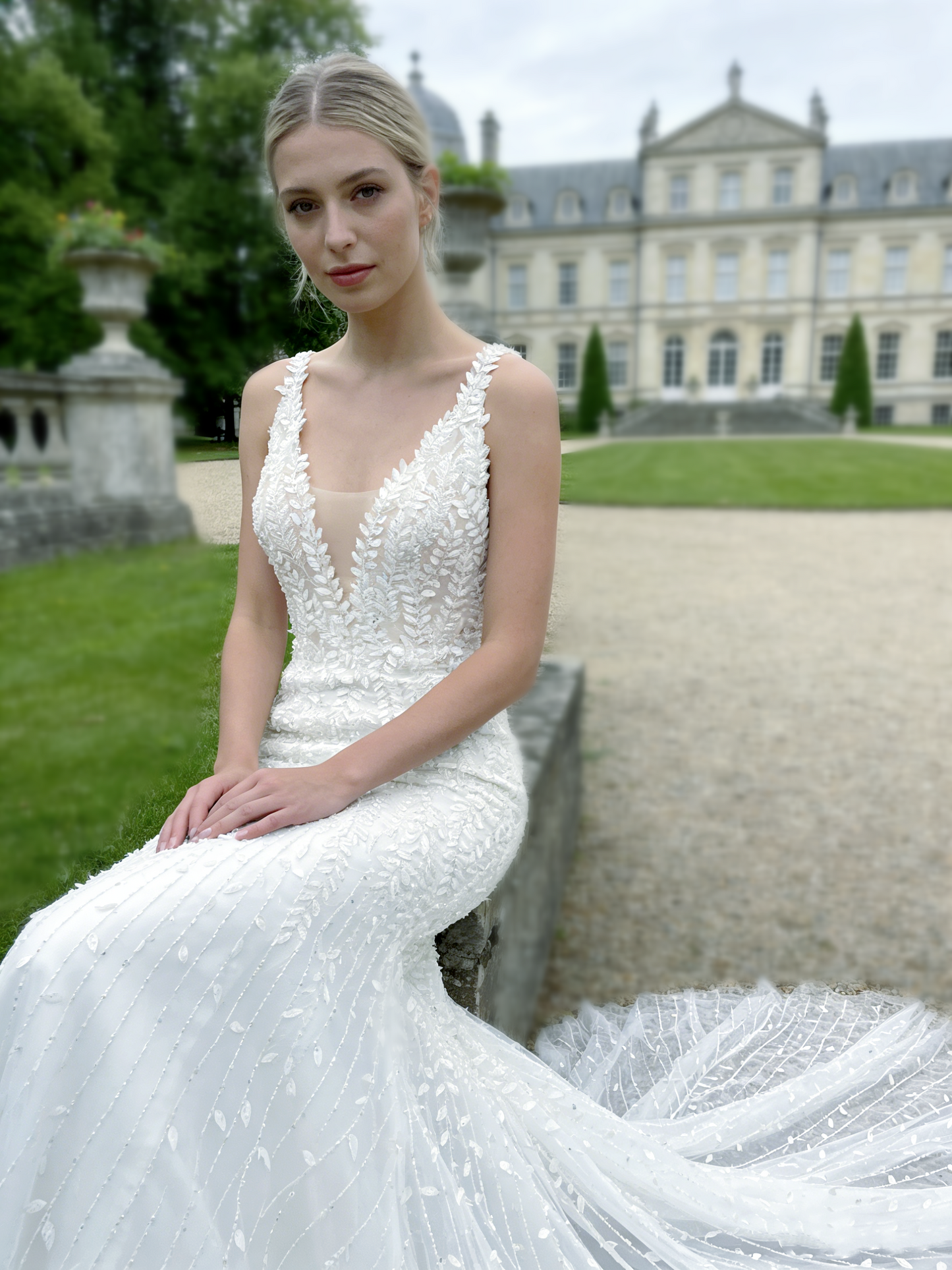 Deep V-neck Beaded Lace Mermaid Wedding Dress | JF004 Bridal Gown